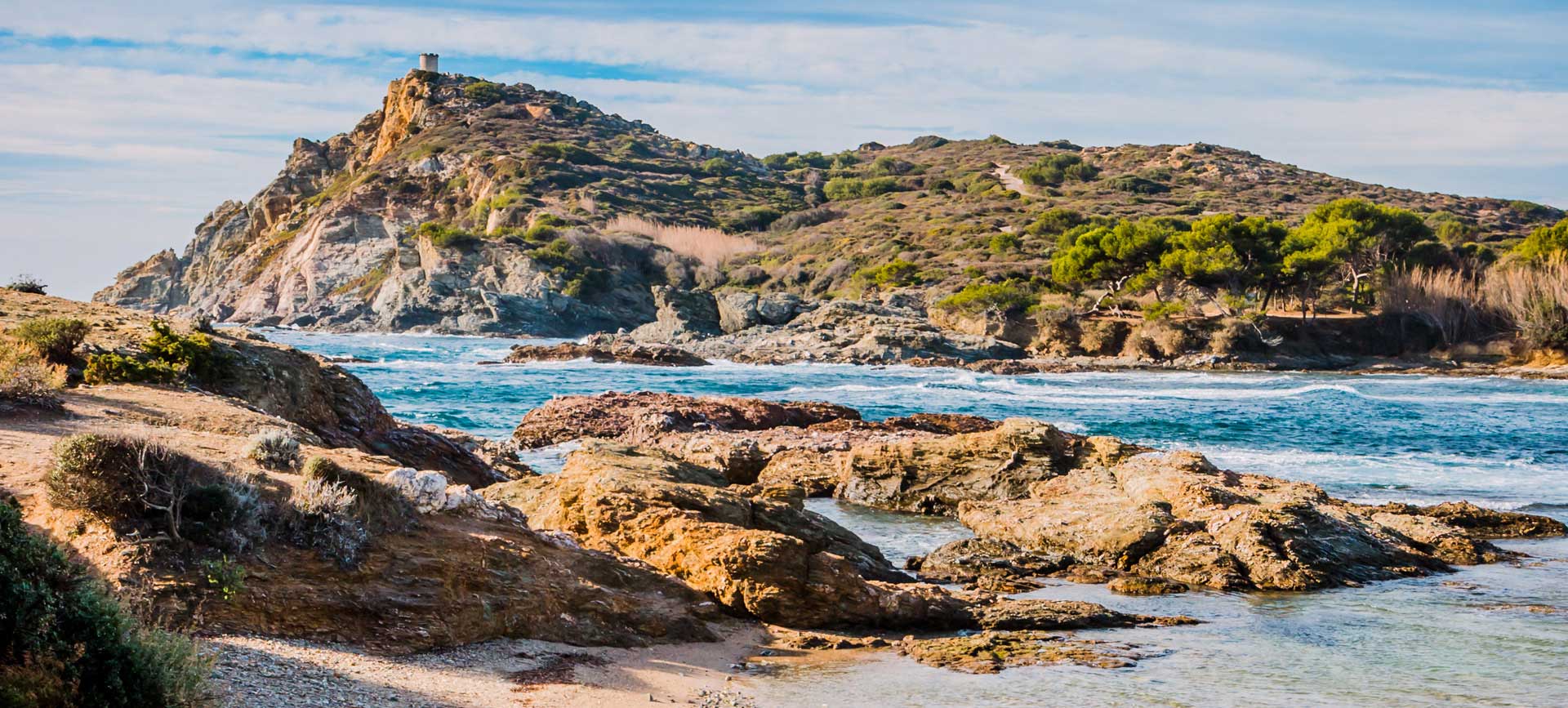 Paysage au bord de la mer Méditerrannée dans le Var