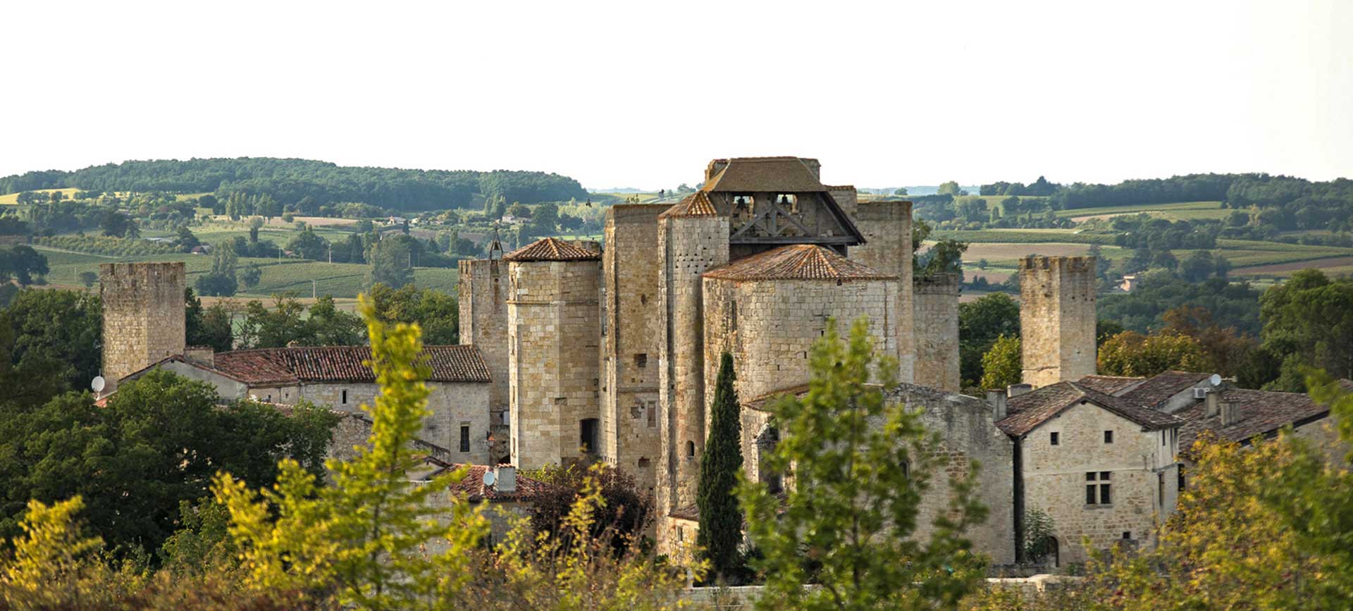 Village fortifé de Larressingle dans le Gers