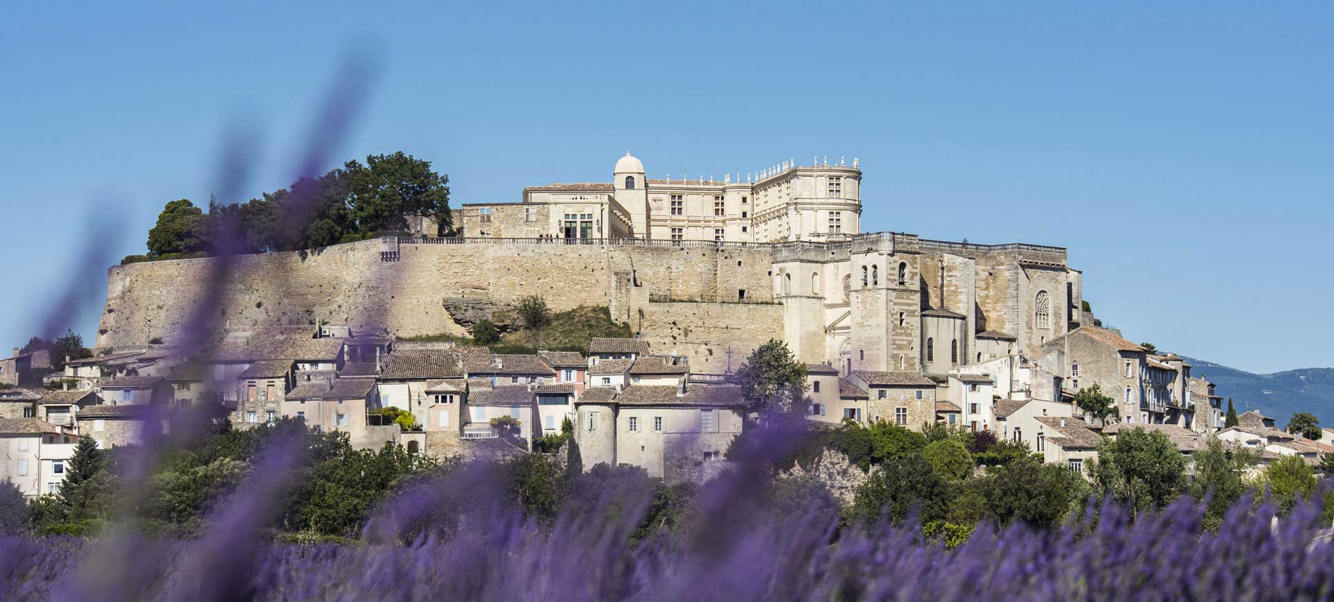 Village provencul de Grignan dans la Drôme