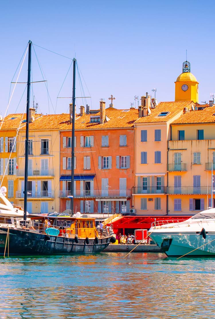 Port de Saint-Tropez sur la Côte d’Azur dans le Var