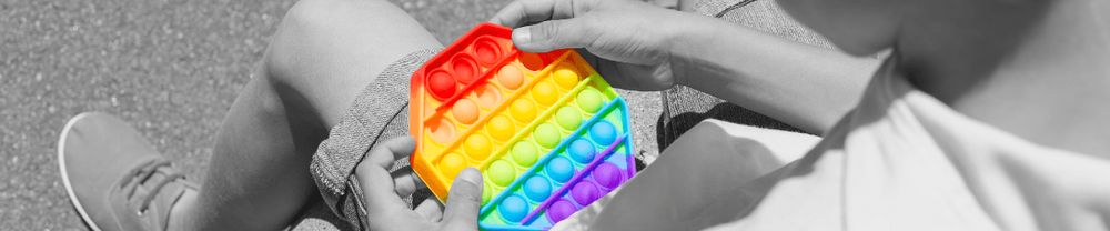 Fidgets pédagogiques en classe pour aider à la concentration des élèves