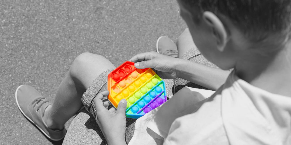 Fidgets pédagogiques en classe pour aider à la concentration des élèves