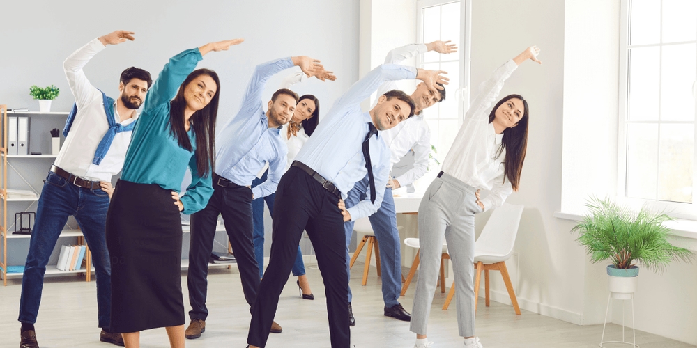 Pauses actives et exercices au bureau : comment bouger davantage au travail ?