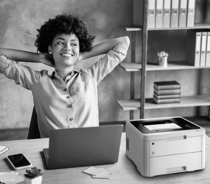 Femme fourniture informatique B2B